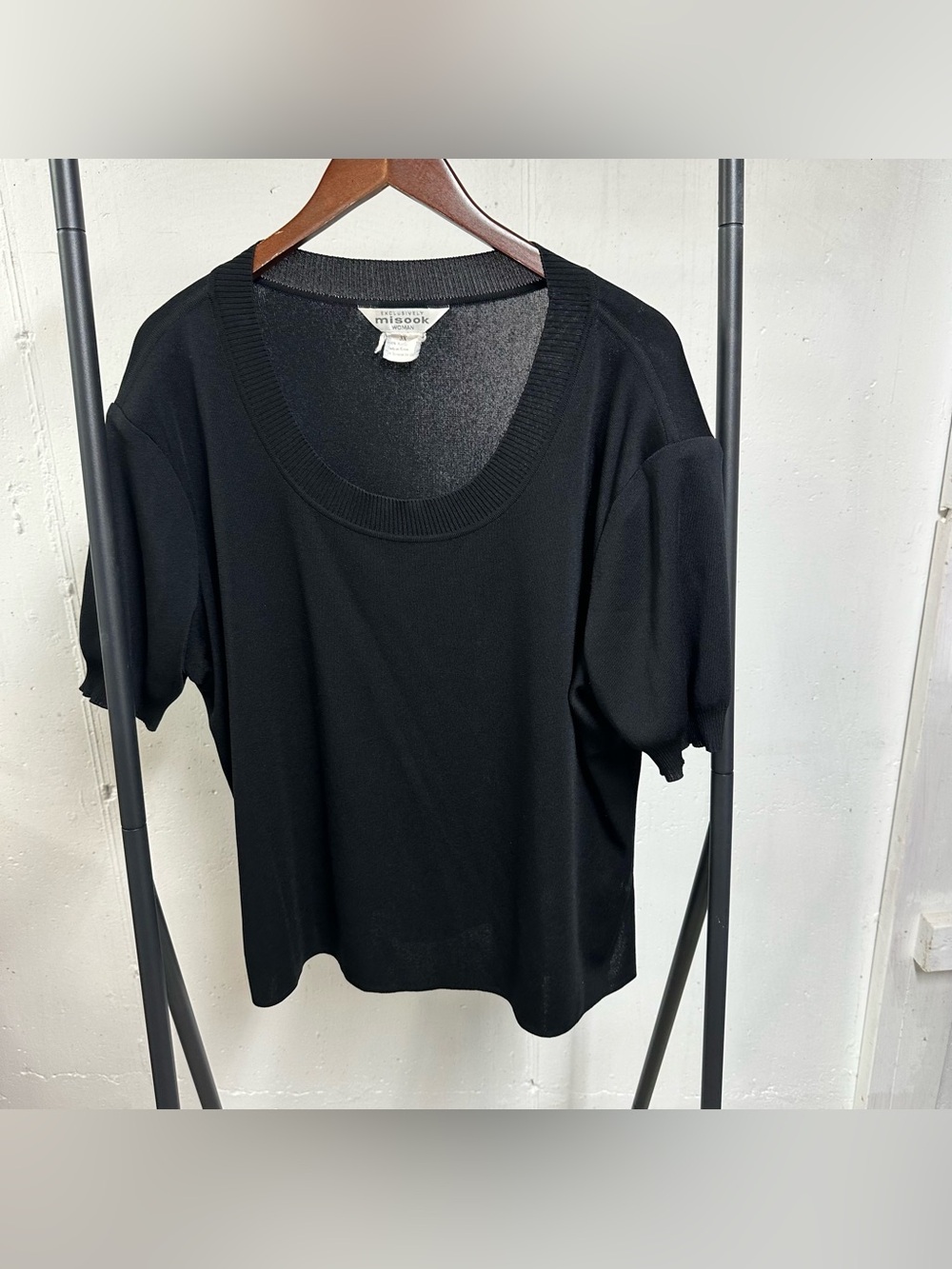Misook Black Scoop Neck Short Sleeve Knit Top